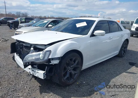 2022 Chrysler 300 Touring L z USA, uszkodzony, nr VIN 2C3CCADG8NH134439